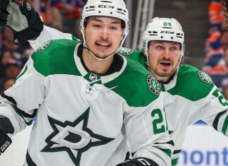 Jason Robertson hat trick powers Stars past Oilers in Game 3