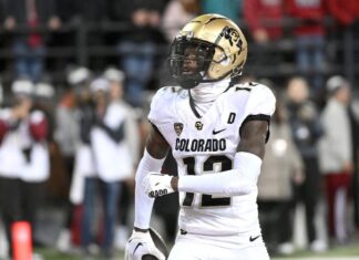 When does the 2024 college football season start?