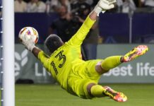 Puig, Pec each score a goal as Galaxy beats Dynamo 2-1