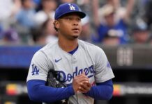 Brewers sign ex-Dodgers RHP Elieser Hernandez to 1-year deal