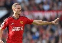 Manchester United in talks with Jonny Evans, Tom Heaton over new deals – Man United News And Transfer News
