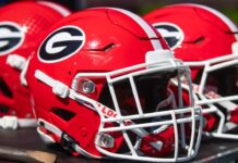 6-11 offensive tackle Jahjarre Jackson has committed to Georgia