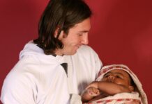 The story behind photos of Lionel Messi and baby Lamine Yamal