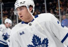Toronto Maple Leafs re-sign Connor Dewar to one-year deal