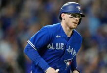 Red Sox acquire catcher Danny Jansen from Blue Jays