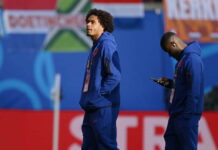 Erik ten Hag confirms Joshua Zirkzee is fit to make debut in Community Shield – Man United News And Transfer News