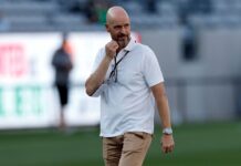 Erik ten Hag challenges Man United owners: ‘Stick with me’