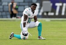 Source: Dolphins, Tyreek Hill agree to restructured $90M deal