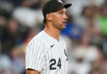 Chicago White Sox lose 100th game, Detroit Tigers near sweep