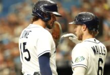 How MLB clubhouses embrace fantasy football during NFL season