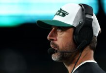 Aaron Rodgers looks to defy odds in Year 2 with Jets