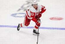 Red Wings sign defenseman Moritz Seider to 7-year deal