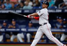 Red Sox place Rafael Devers on IL with shoulder inflammation