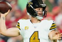 QB Derek Carr (oblique) exits New Orleans Saints’ 26-13 loss