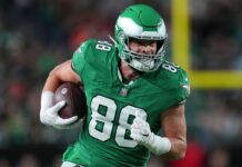 Eagles’ Dallas Goedert injures hamstring vs. Browns, ruled out