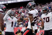Texans offense, RB Mixon explode despite not having WR Collins