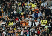 Valencia fans rally against Lim after La Liga defeat