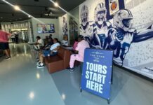 Are Jerry Jones’ fan tours a hurdle to a Cowboys Super Bowl?