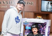 Auston Matthews meets fan who dressed as him for Halloween