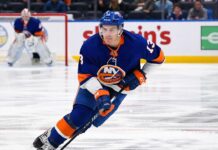 Mathew Barzal leaves Islanders road trip with injury