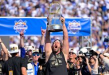Emotional Clayton Kershaw savors long-awaited Dodgers parade