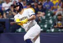 Gary Sánchez becomes free agent as Brewers decline mutual option