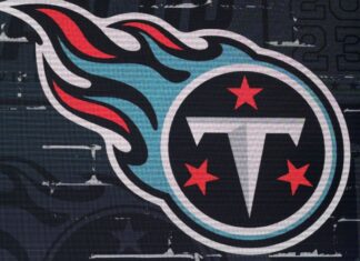 Titans lose Lloyd Cushenberry, Quandre Diggs for rest of season