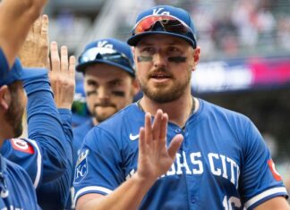 Royals’ Renfroe, Stratton pick up options: Wright off IL