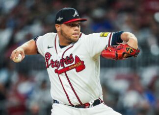Braves’ Joe Jiménez expected to sit out 8-12 months after knee surgery