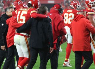 Mahomes shrugs off ‘scary’ injury to key KC win, expects to face Denver