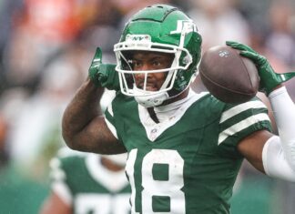 Steelers trade for Jets’ Mike Williams, Packers’ Preston Smith